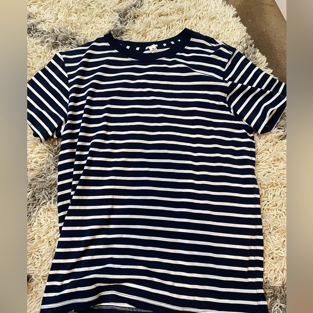 Lululemon tshirt
